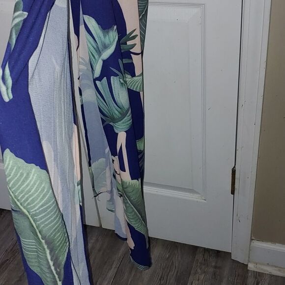 Latiste  by Amy Navy green cream floral halter open back maxi dress Sz M - Picture 4 of 9